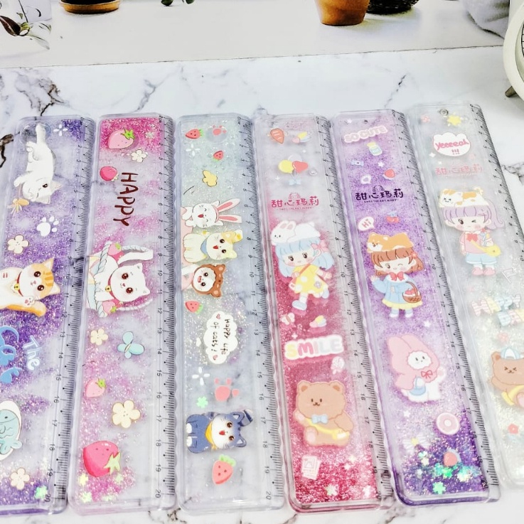 

Potongan Penggaris 2 cm isi Glitter Air Manik MEWAH Motif Lucu Limited Edition Ruler 2cm Spesial ada isi Gliter nya Kualitas Terbaik Perlengkapan Sekolah Favorit Bisa Grosir dan COD