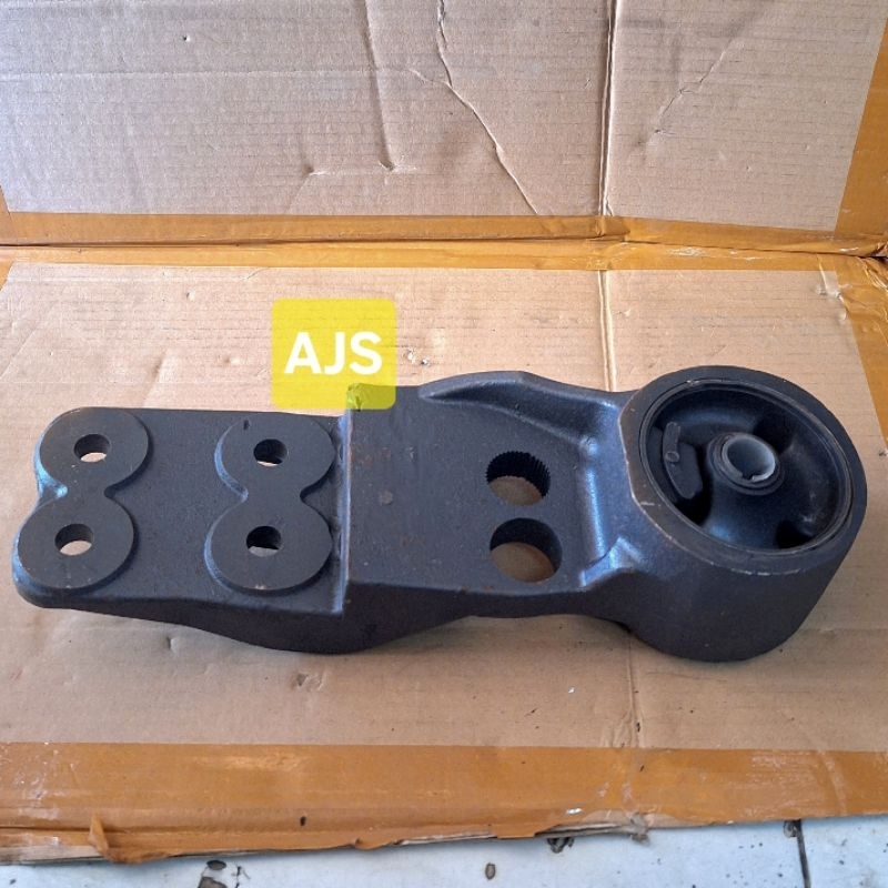 Bracket Cabin Kabin + Bushing HINO LOHAN LH Kiri 51702-E0020