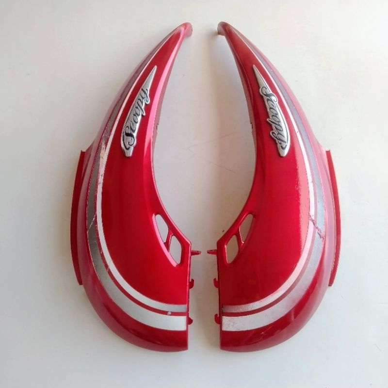 BODI BELAKANG SCOOPY KARBU KYT MERAH DAN PUTIH ORIGINAL COPOTAN