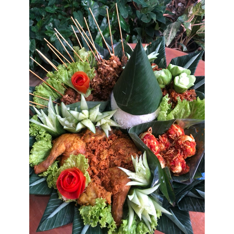 

Nasi Tumpeng Sate Ayam | 6 Porsi