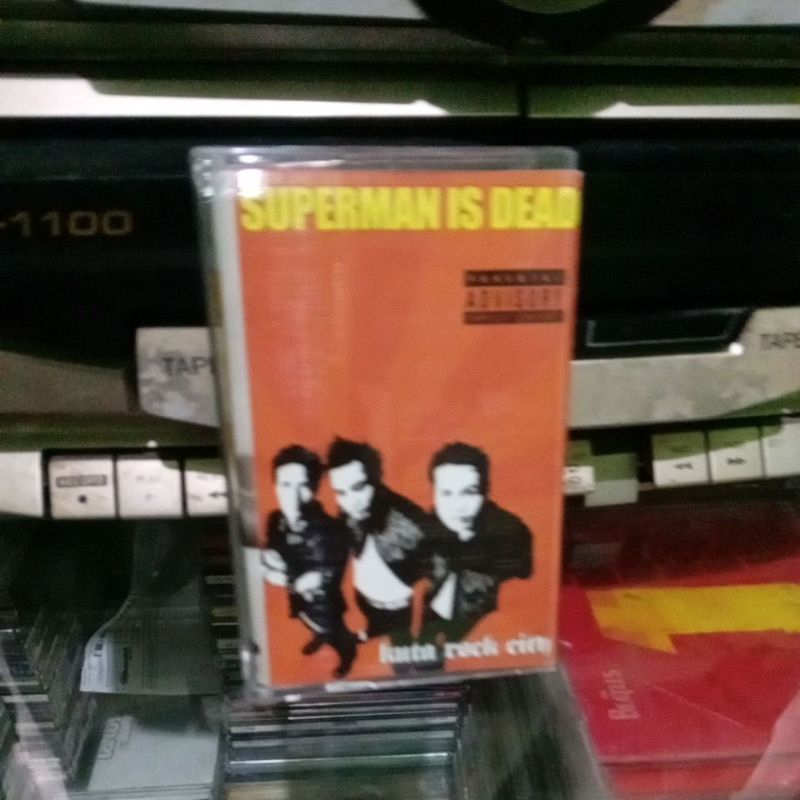 kaset pita  superman is dead