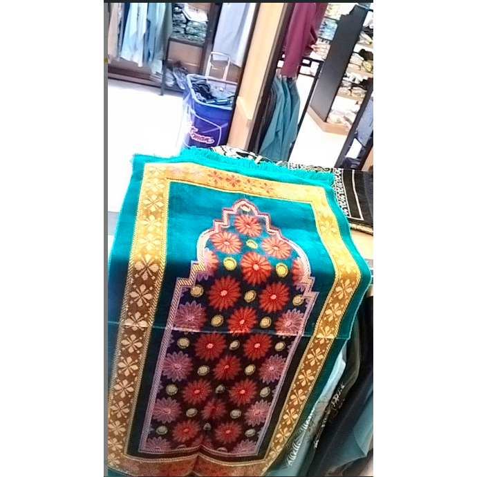 Sajadah Velteksa Kecil – Standar Santri Gontor, Bahan Bludru Halus & Ringan