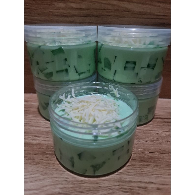 

Creamy Pandan / Buko Pandan Premium