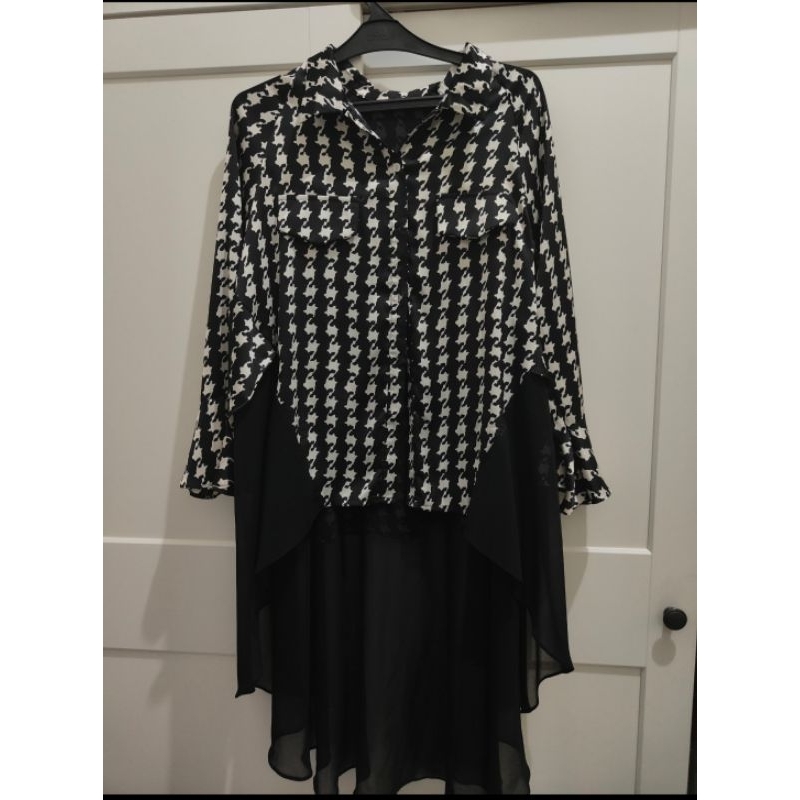 Kemeja Hitam Putih Cucok Meong