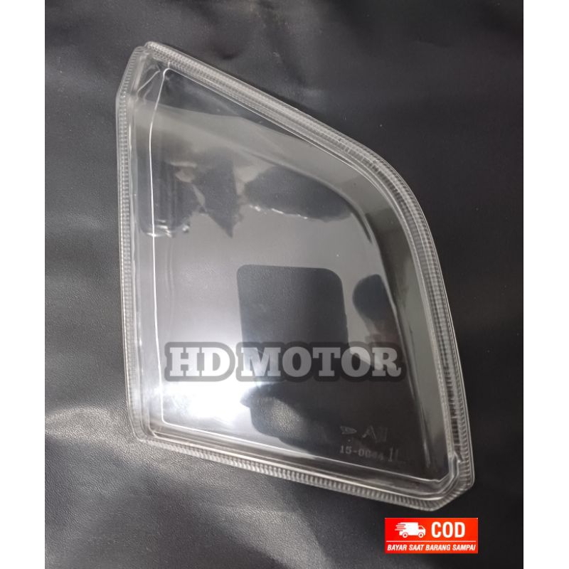mika lampu bagasi agya trd original aji mika lampu reflektor bagasi agya ayla original kanan atau ki