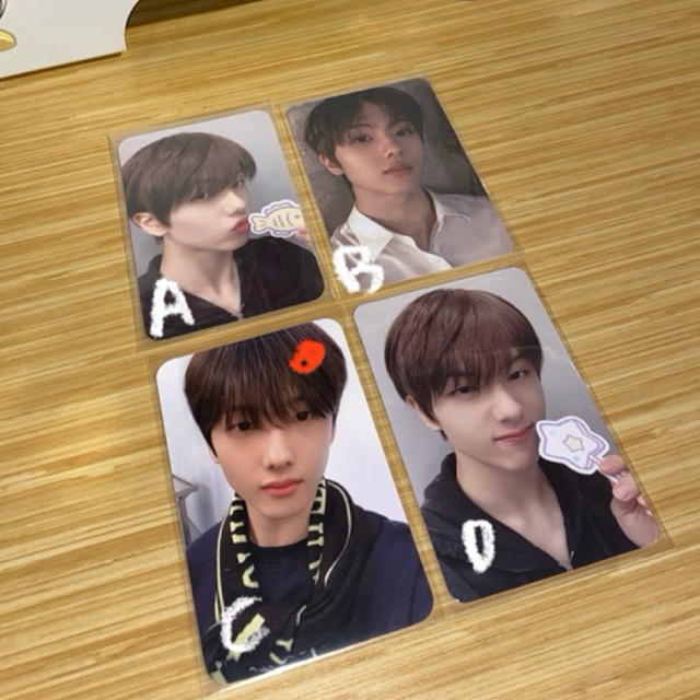 photocard pc jisung nct (sanrio tds emblem)