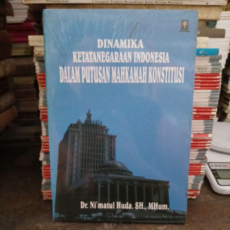 Dinamika ketatanegaraan Indonesia dalam putusan Mahkamah Konstitusi.  cr35