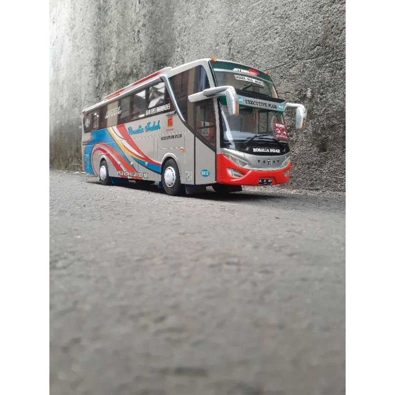 Miniatur Bus Rosalia Indah JetBus 2+ SHD By Niki Kayoe Skala 1:20