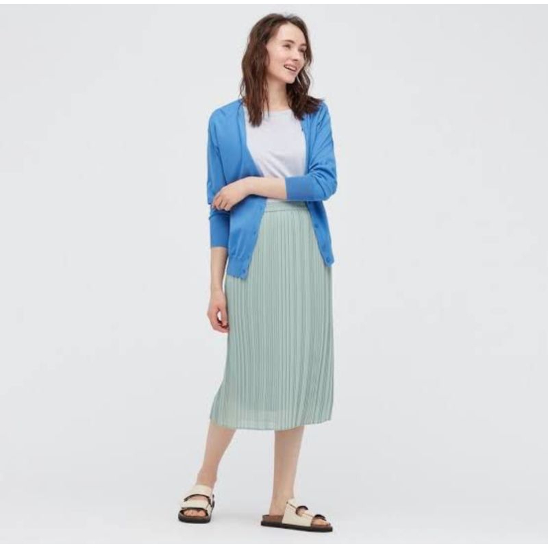 UNIQLO MIDI PLEATED SKIRT IN MINT