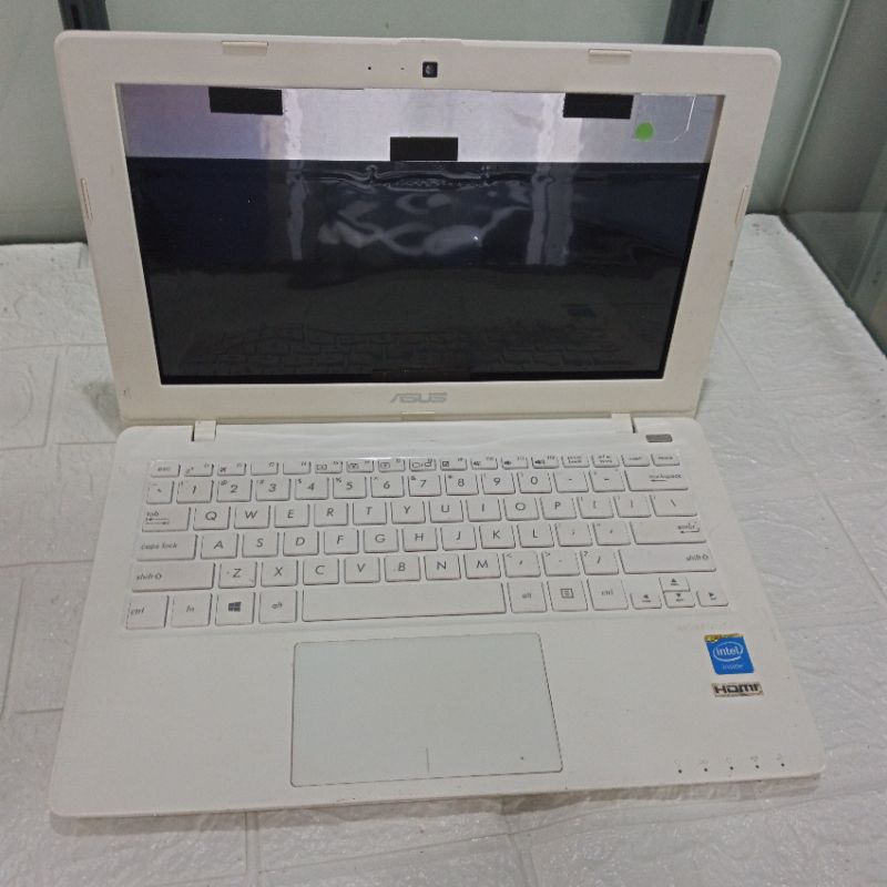 kesing,casing netbook asus x200m x200ma + keyboard original