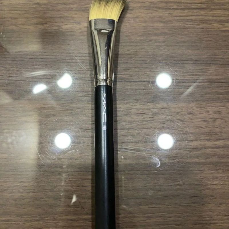 preloved MAC brush 190
