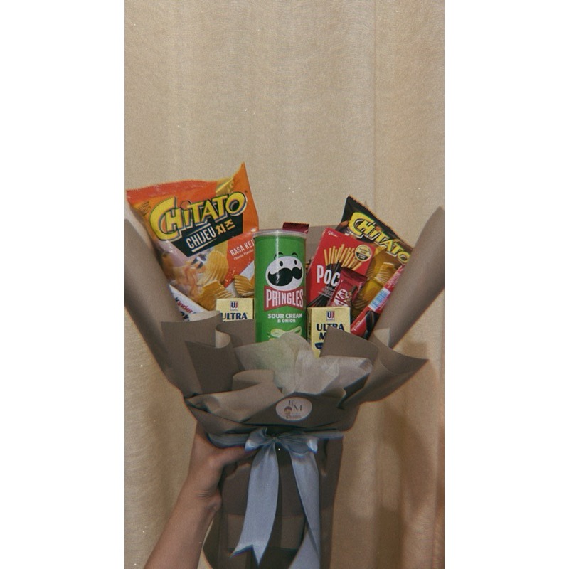 

snack bouquet size L