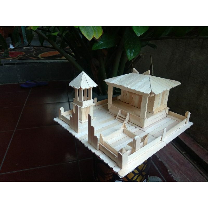 Maket Miniatur Rumah Adat Bali dari Stik es Krim