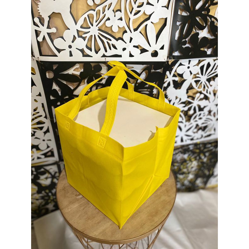 

(1 LUSIN = 12 PCS) Tas Hajatan Spunbond 22x22 Tinggi 28 Cm / Tas Nasi Box / Tas Spunbond / Tas Hajatan 22x22 cm / Tas Belanja