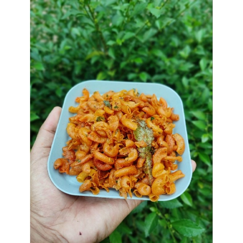 

makaroni bantet/makaroni pedas daun jeruk/makaroni pedas gurih/Makaroni Aneka Rasa 70 Gram