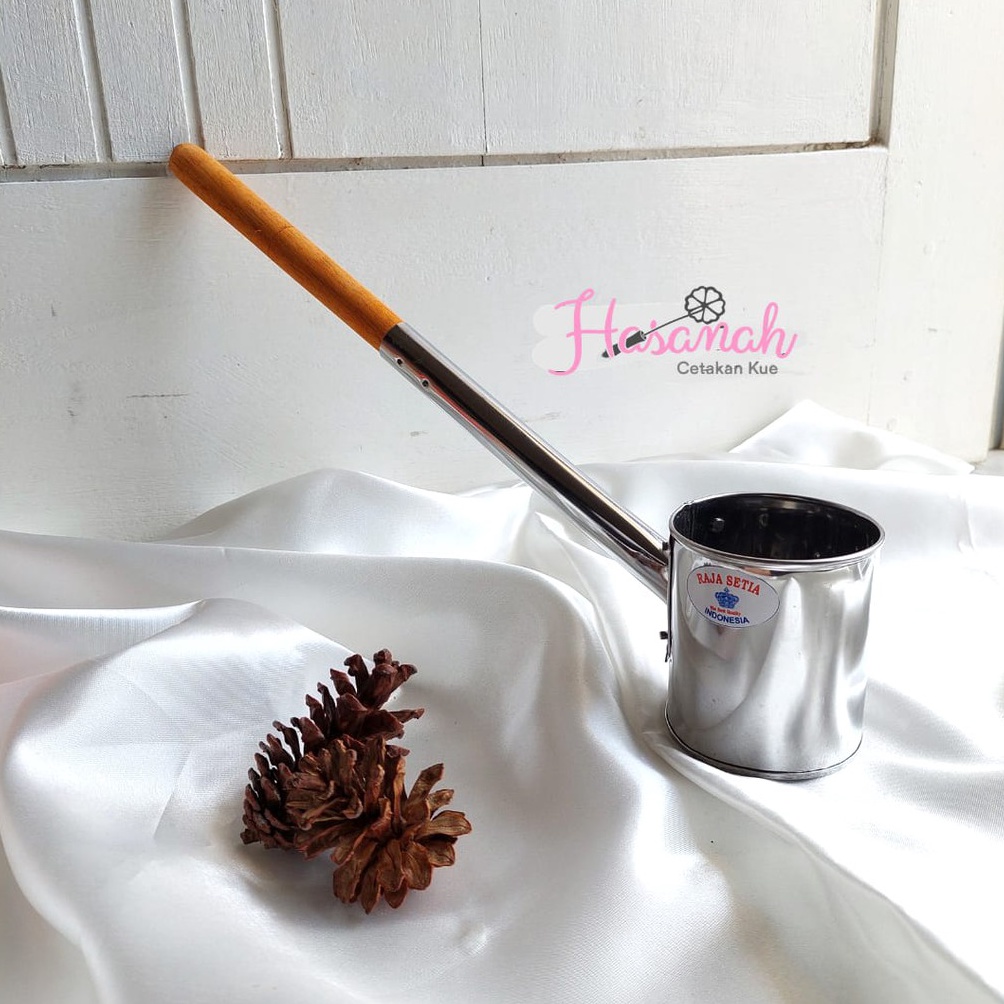 BIG SALE Gayung Air Stainless Panjang Gagang Kayu  Gayung Tradisional  KECIL