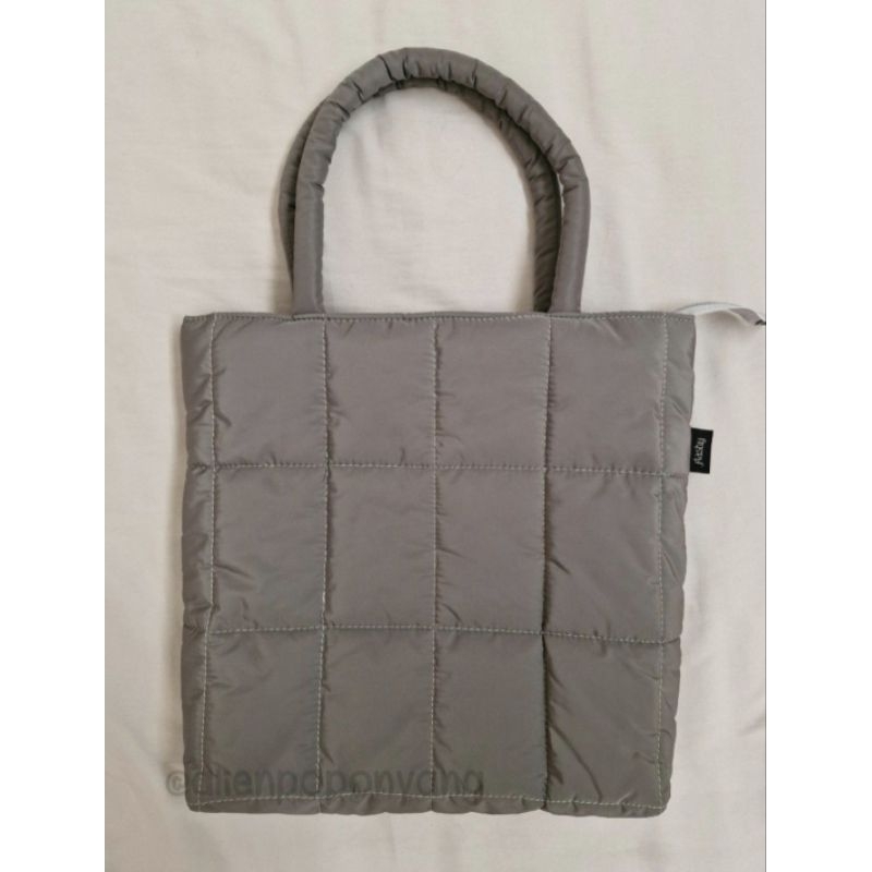 Tas puffy empuk 'Flashy'