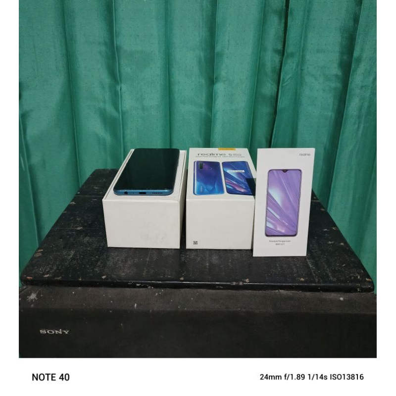 REALME 5 PRO >second like new<