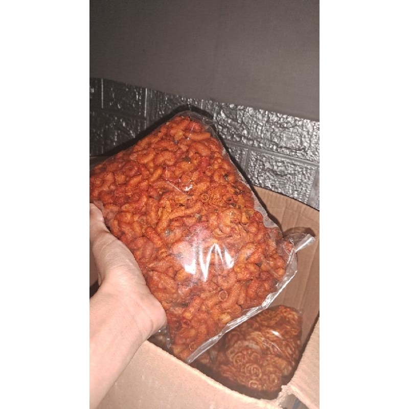 

makaroni pedas daun jeruk/basreng