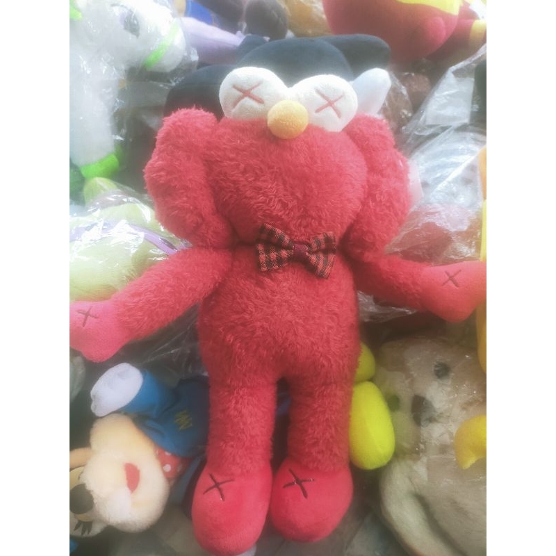 Boneka Sesame Street x KAWS