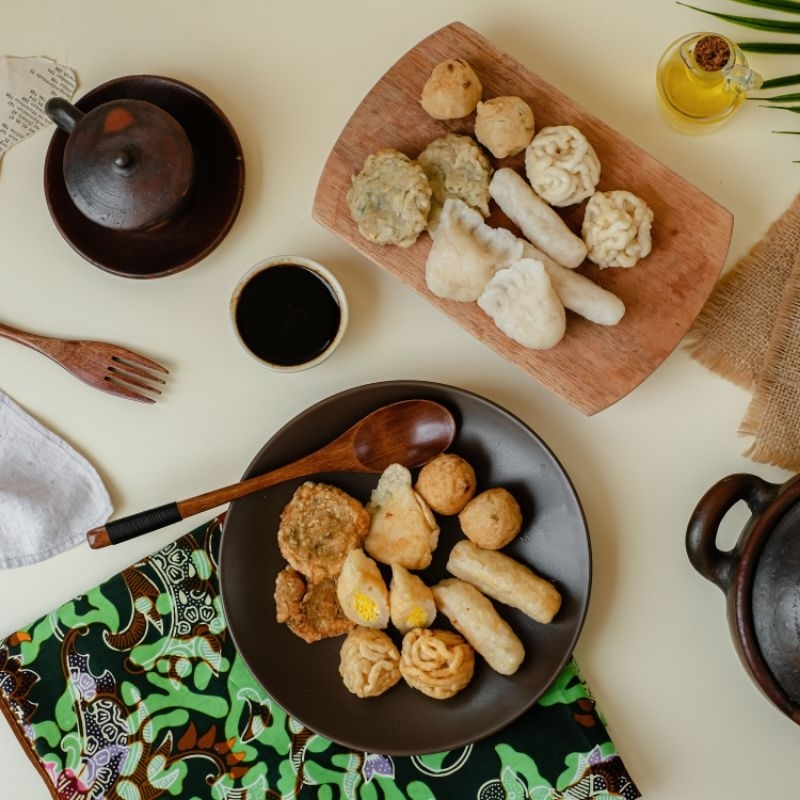 

Pempek Ikan Tenggiri Asli Palembang 20 pcs - Ukuran 40gr