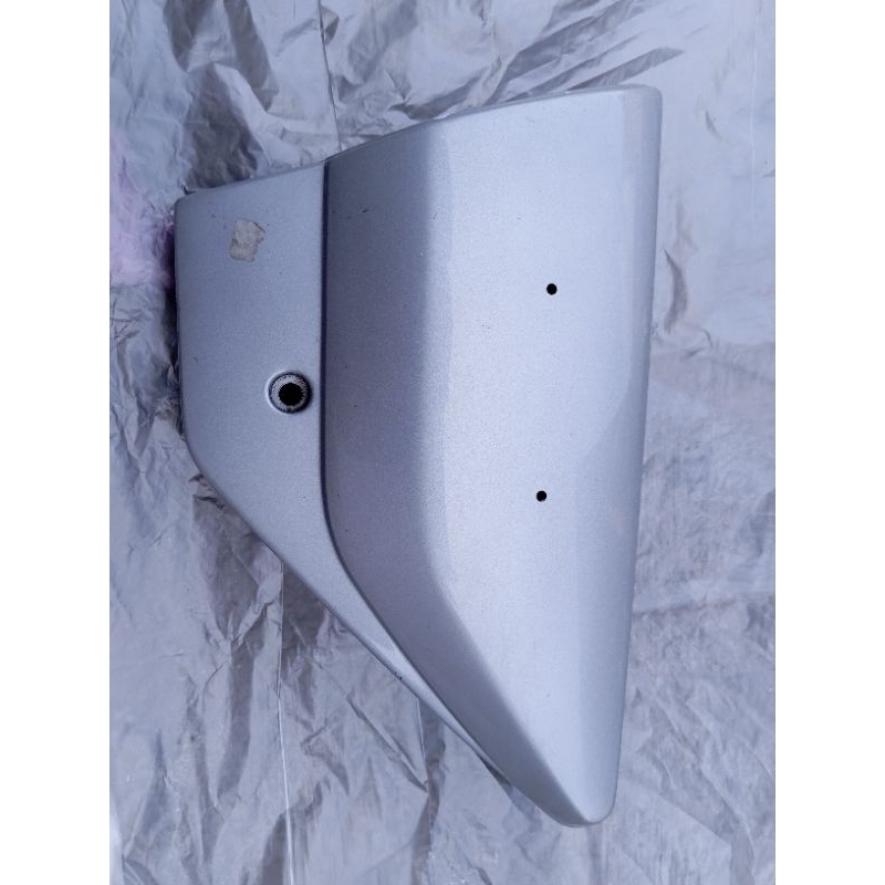 bok cover tutup aki kiri Suzuki TRS original baru silver