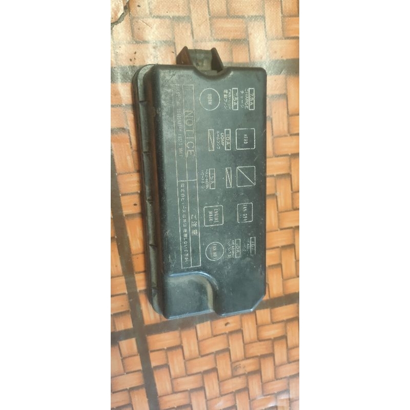 Tutup box sekring twincam 1.6