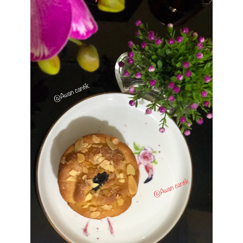 Bunga rumput mini Bunga artificial dengan vas unik (kaca Kristal tebal) berbentuk bulat telur / souv