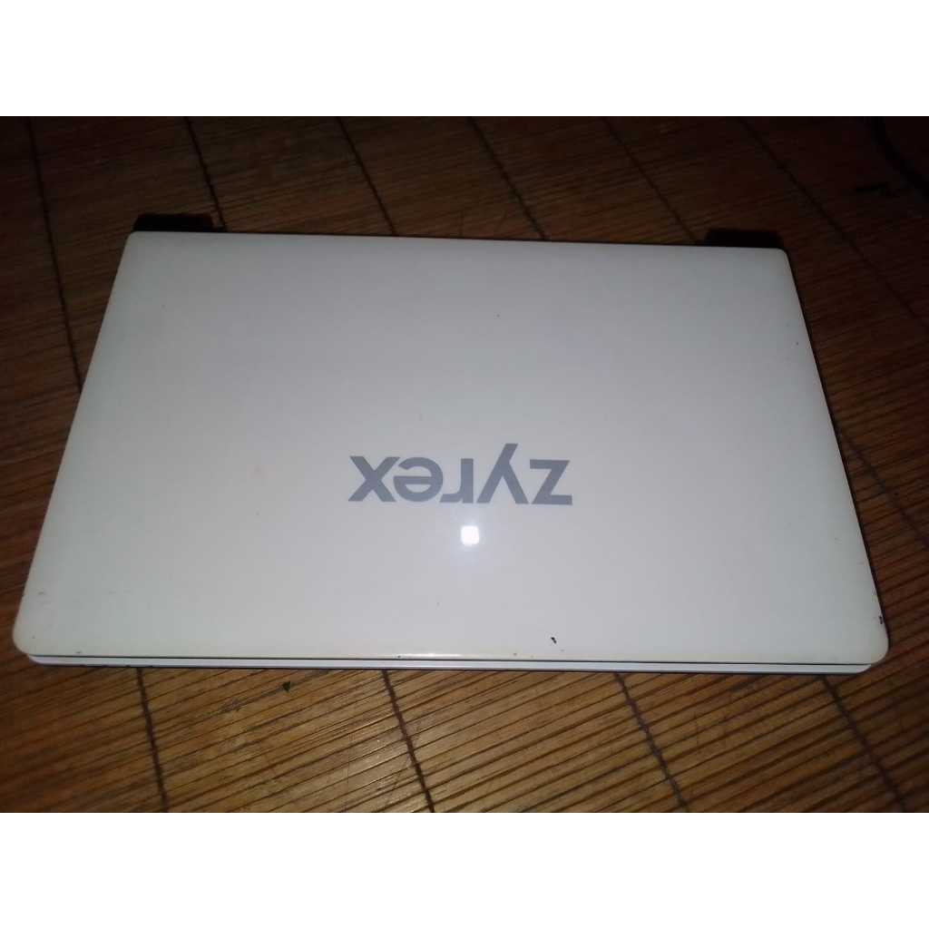 Casing  Netbook Zyrex Sky LM1211 M1110 Kumplit Pretelan