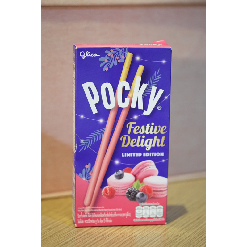 

Pocky Festive Delight mixed berry macaroon 33gr