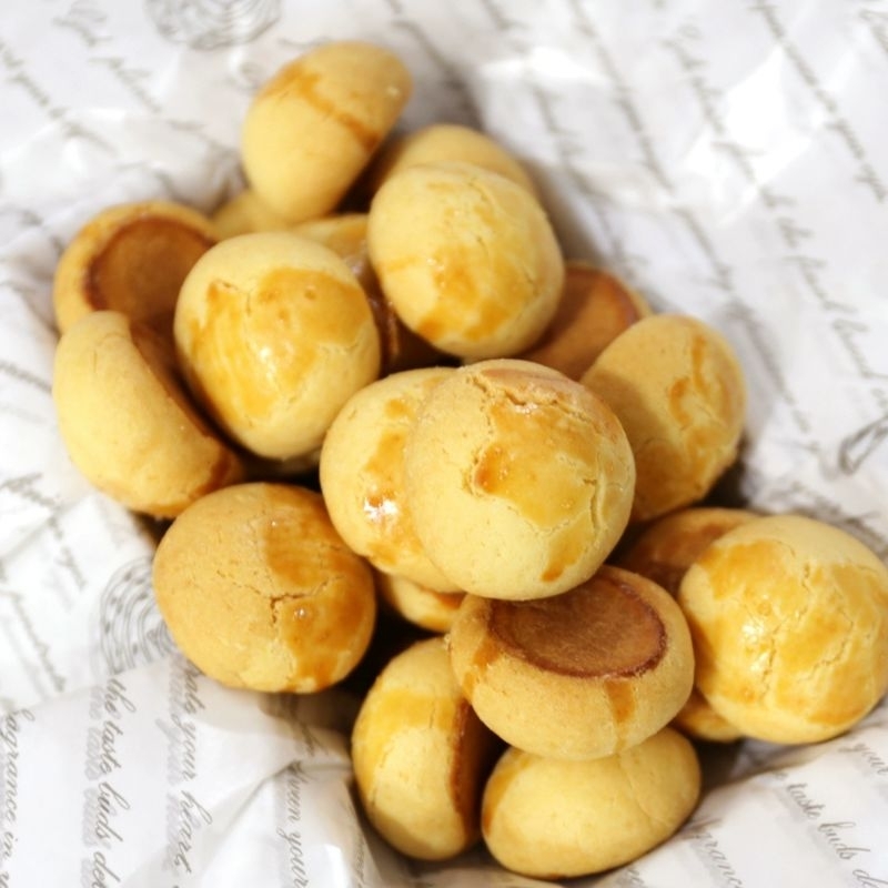 

Mini Salted Egg Cookies 130 Gram - Cemilan Sehat Snack Kue Kering Telur Asin Biskuit Butter Cookies Dijamin HALAL