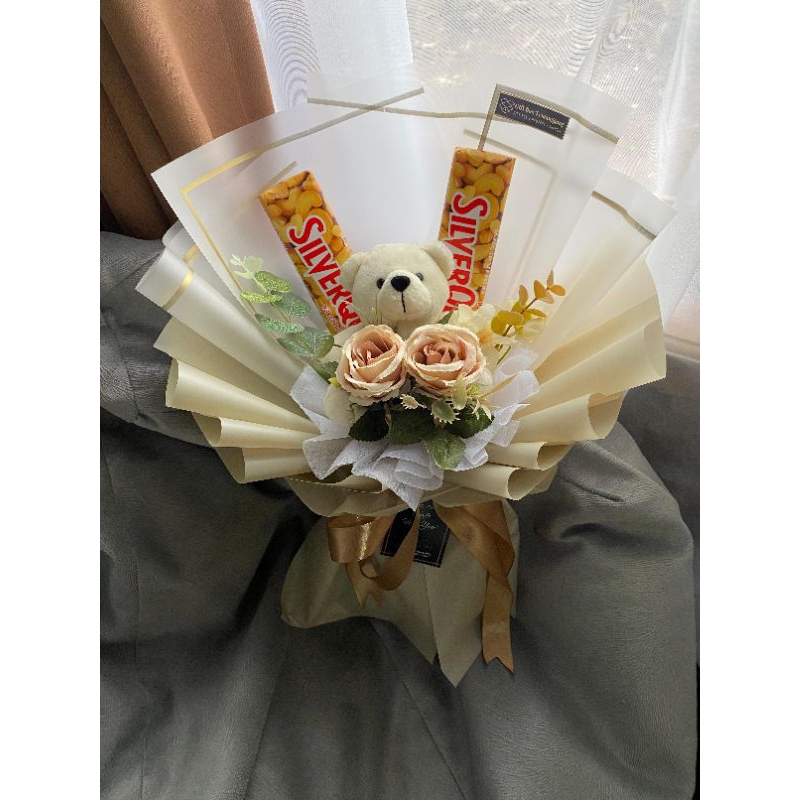 

Buket Coklat Silverqueen - Gift Hadiah Valentine - Teacher Day - Anniversary - Wedding - Tukar Kado