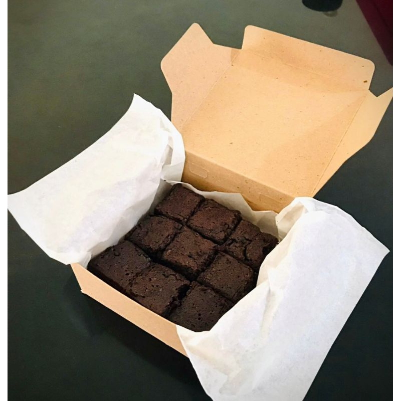 

Fudgy Brownie Bites - Box Size : 10 x 10 - By Mrs. Lie's Sweets