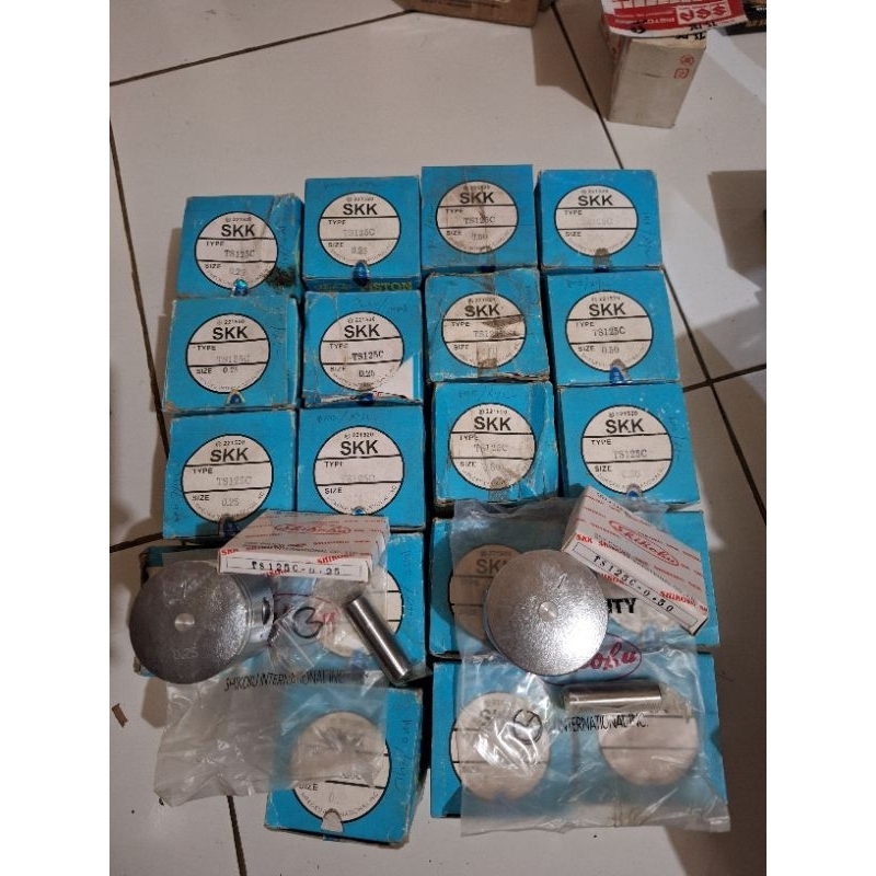 piston kit suzuki ts125 ts 125 merk SKK stok lama OS 25 & 50 piston set suzuki ts125 TS 125