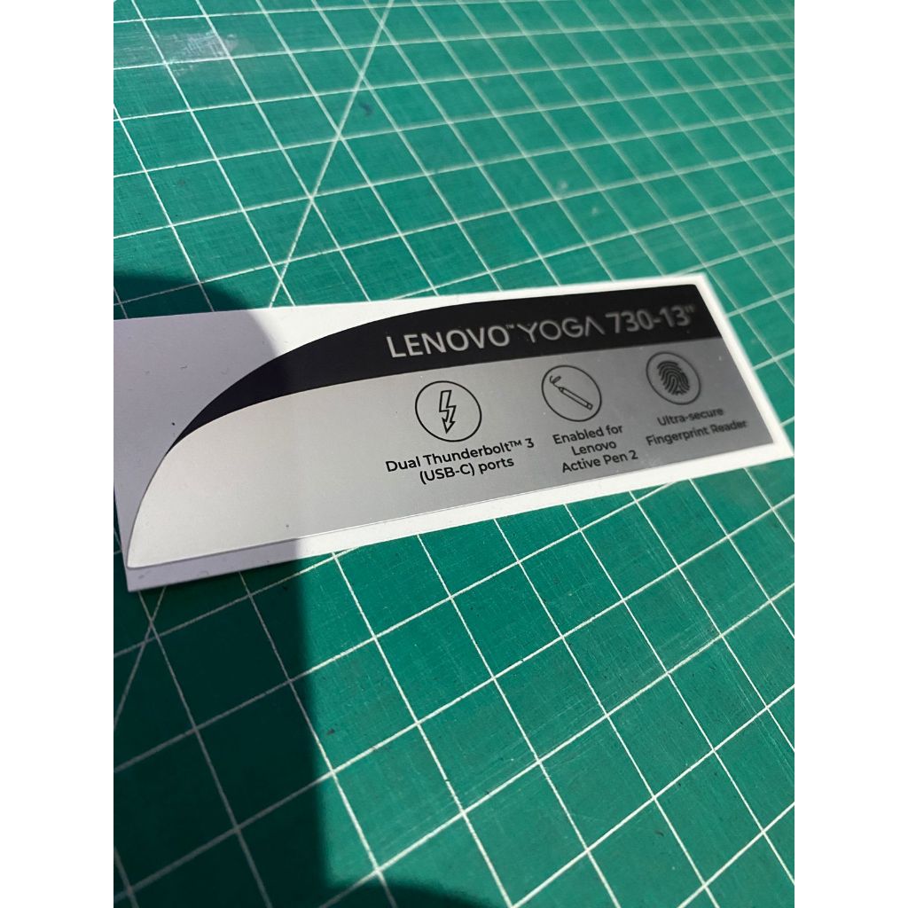 Stiker Spesifikasi Laptop Lenovo Yoga 730 Mengkilat