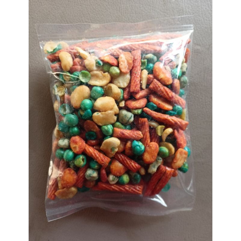 

Snack Kacang Campur 110gr | Kacang Mixed Renyah | Snack Ringan