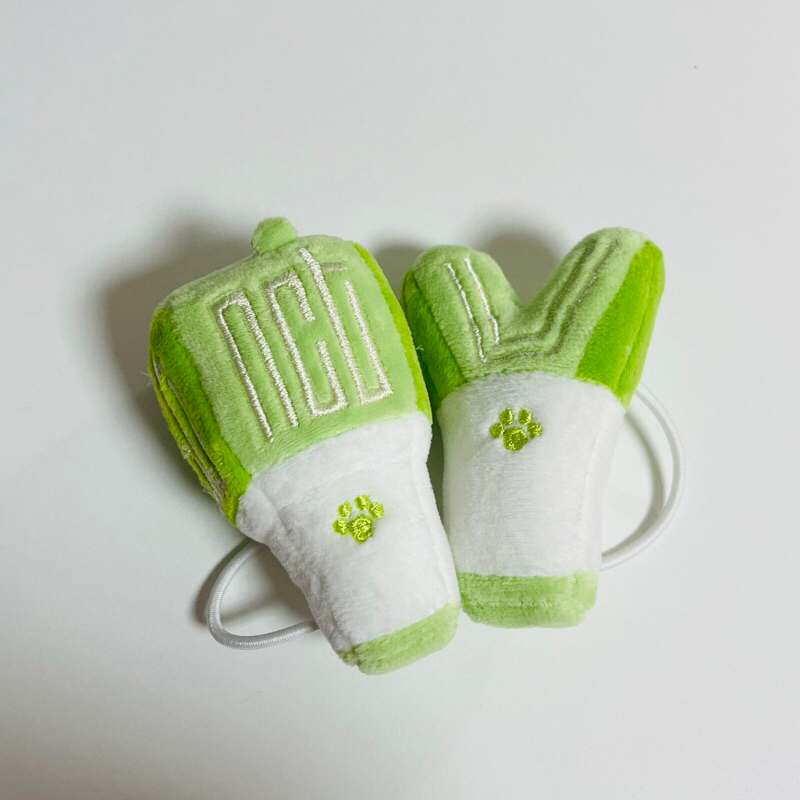 [ready stock, read description] nct wayv somsombong lightstick fanlight ls doll