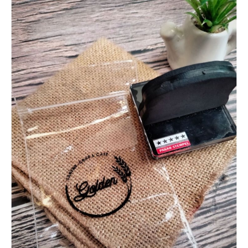 

STEMPEL PLASTIK UK 6×6