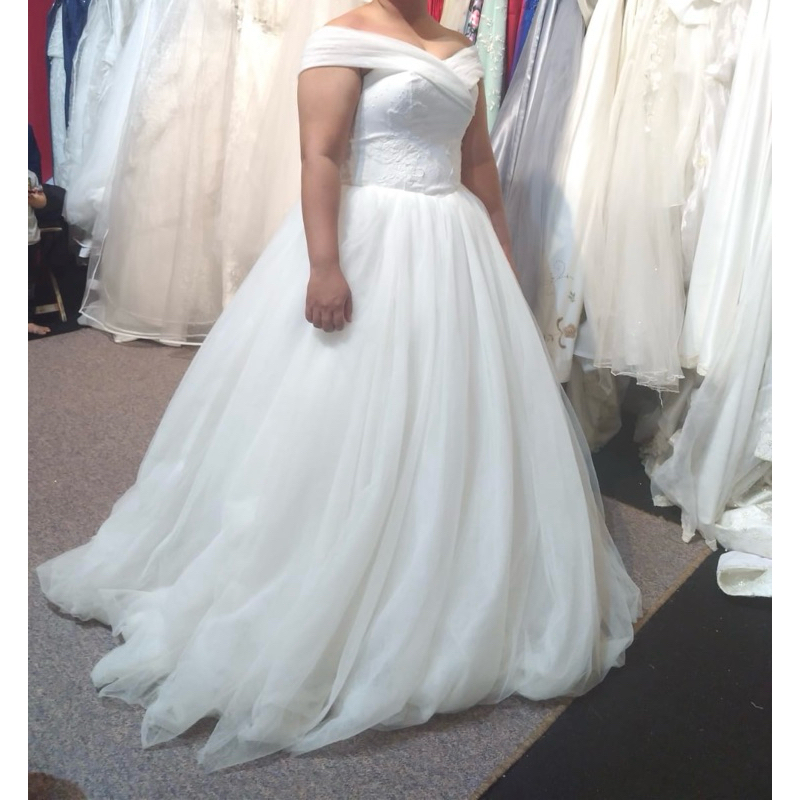 Preloved Gaun wedding / preloved gaun pesta / preloved gaun family