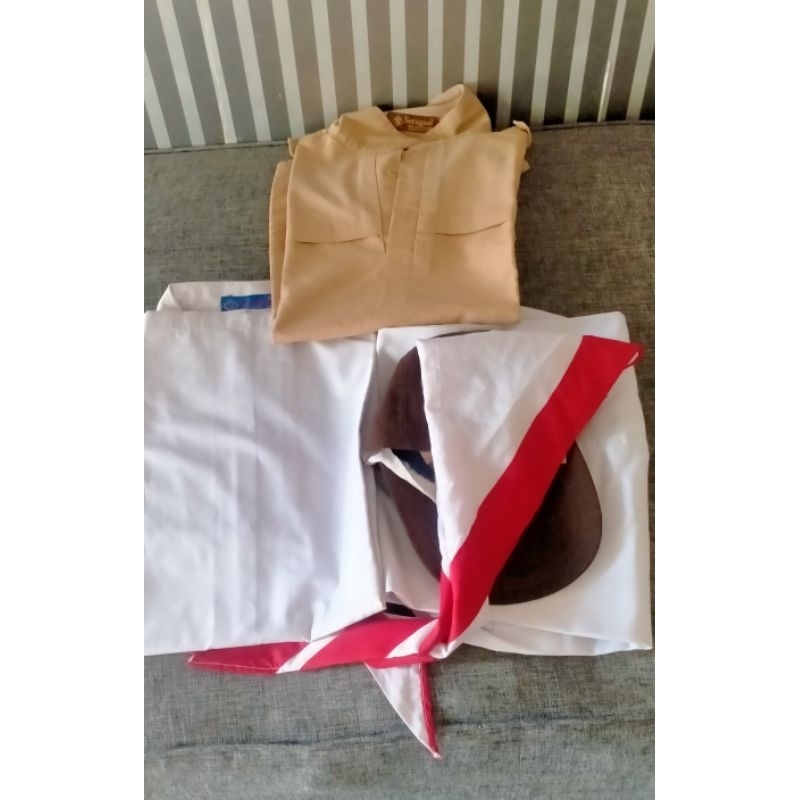 satu paket baju seragam sekolah SD prelove