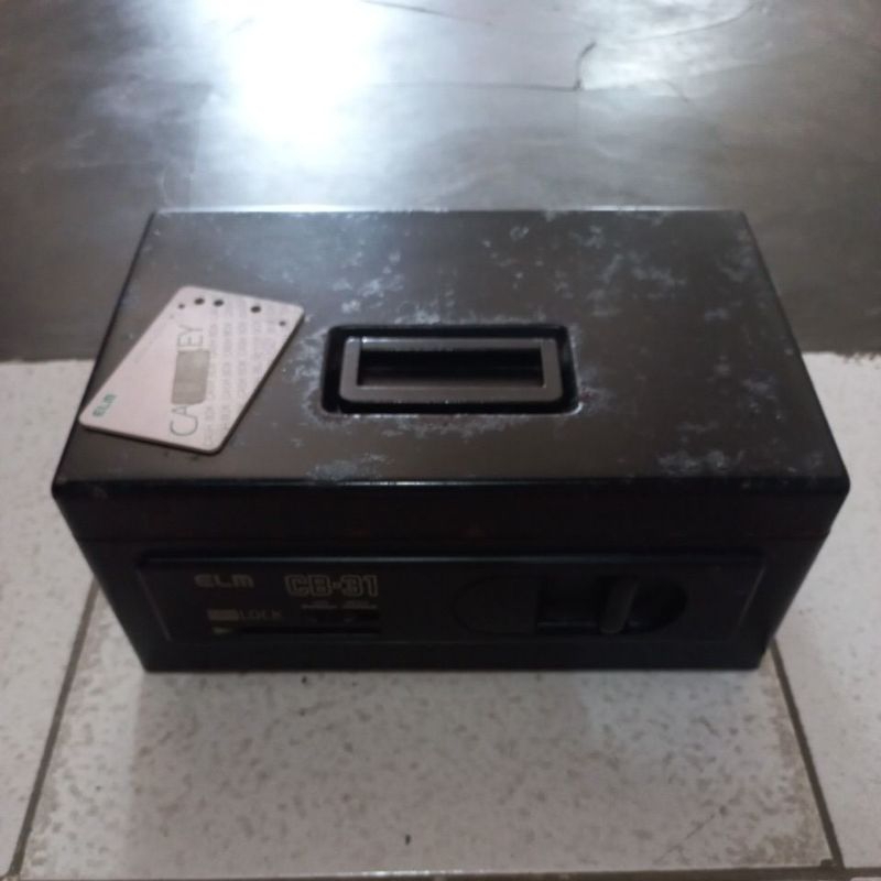 Box Cash pemyimpanan uang bekas