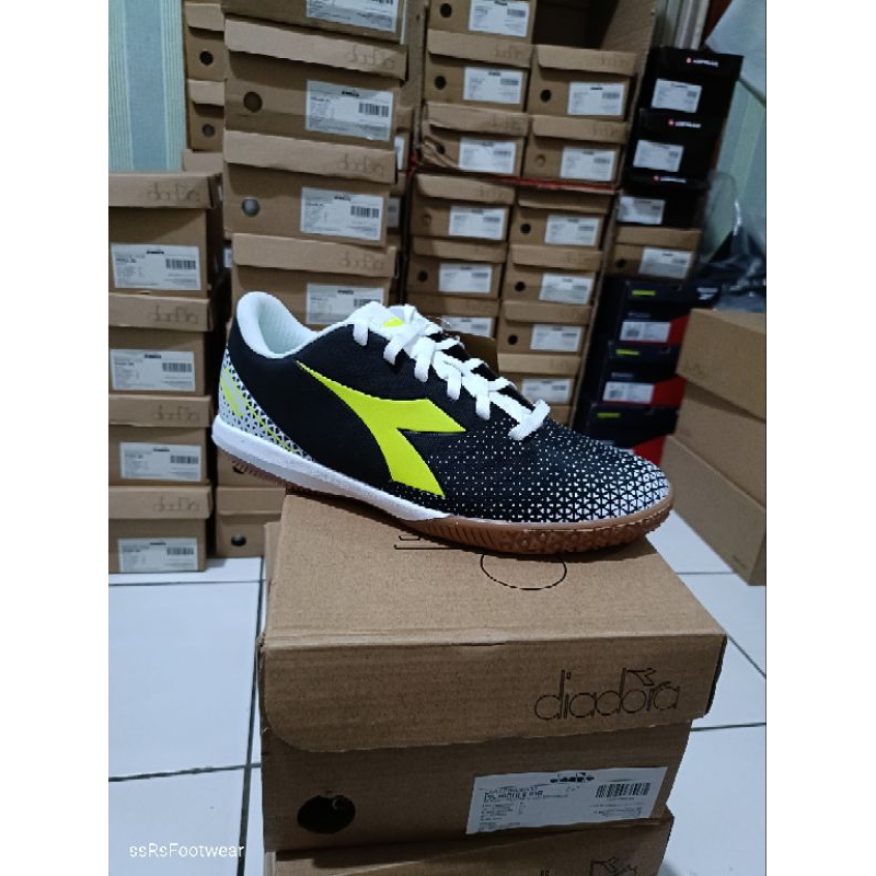 Sepatu Futsal Diadora Original resmi MAP