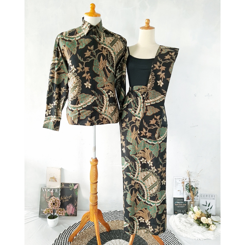 APTA BATIK - COUPLE KEMEJA DAN ROK SPAN BATIK INDIRA - COUPLE BATIK NUANSA WARNA HIJAU - KEMEJA PRIA