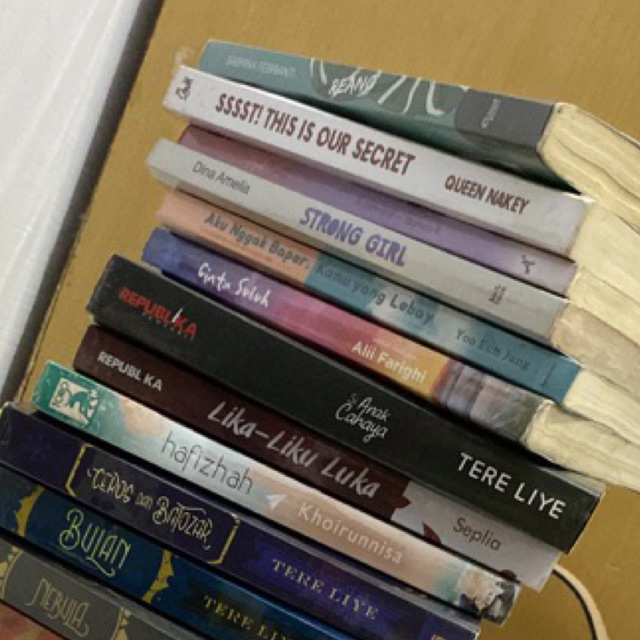 PRELOVED Buku Novel Adaptasi Wattpad (Reano, Alaia, Ipa&Ips, dll)