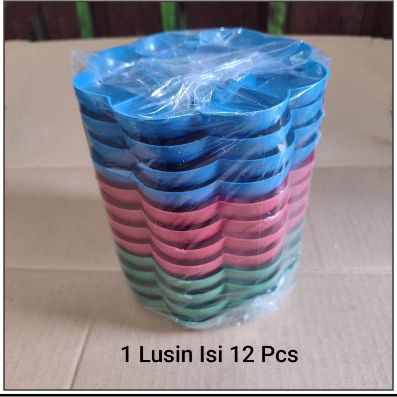 

1 Lusin Tempat Cat Air Sakura Isi 12 Pcs