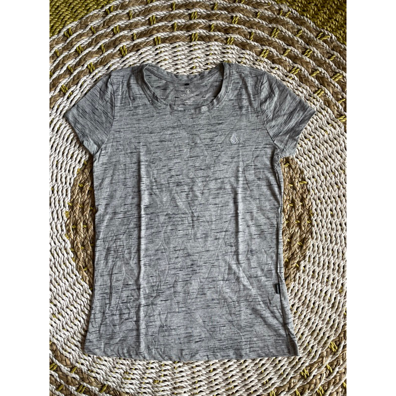VOLCOM kaos wanita original (XS)