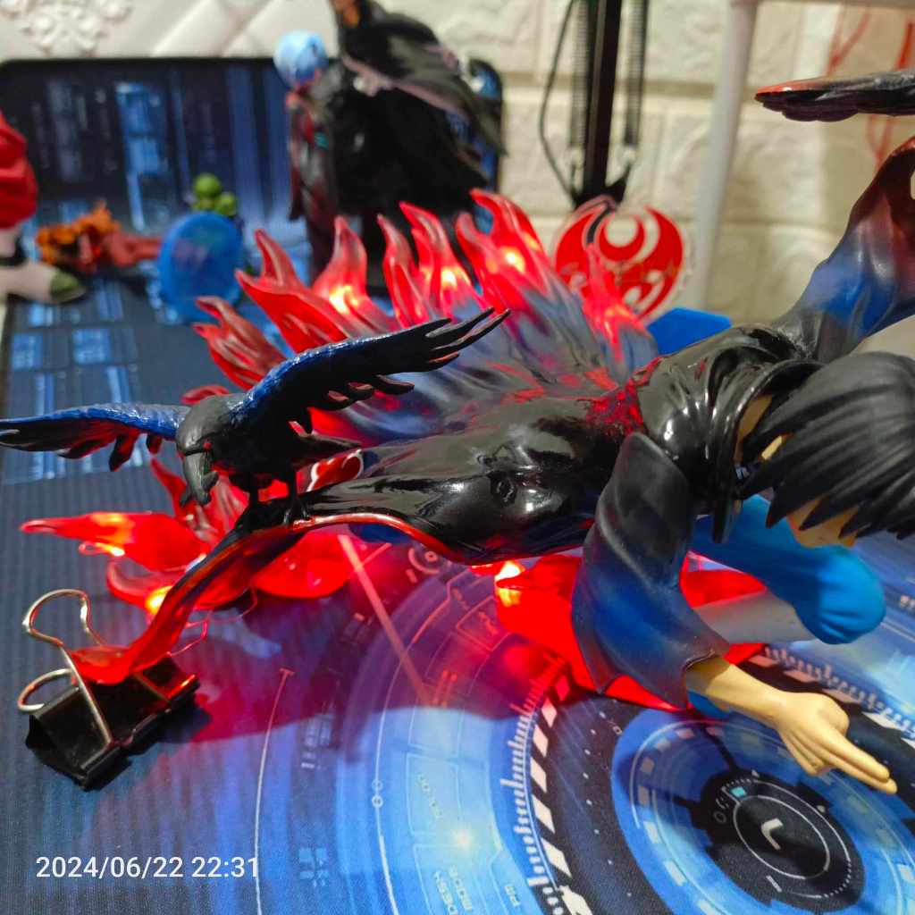 Figure Itachi diorama burung gagak 18 Cm Recast +LED +Ongkos Pasang