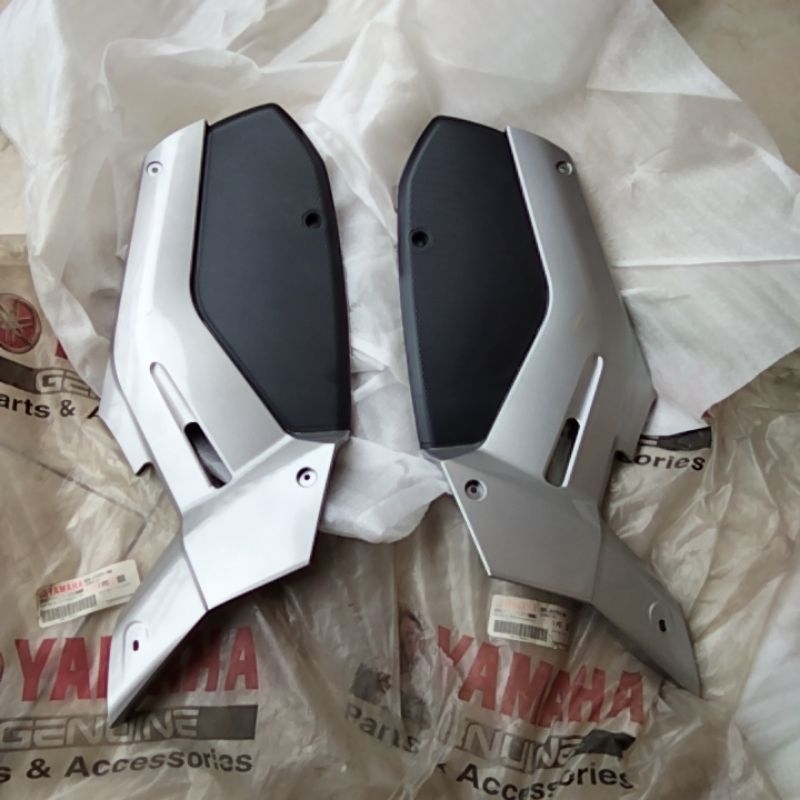 box bok aki accu Yamaha Nouvo z kanan kiri original 2D5 F1721 1711 00 original ORI asli Yamaha Indon