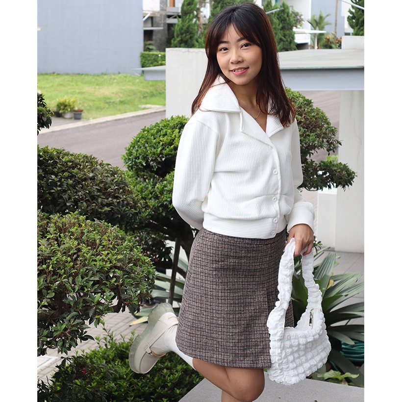 KP8 Jaket Missty Wanita Warna Putih Model Korea Bahan Babyterry Kalmia 188