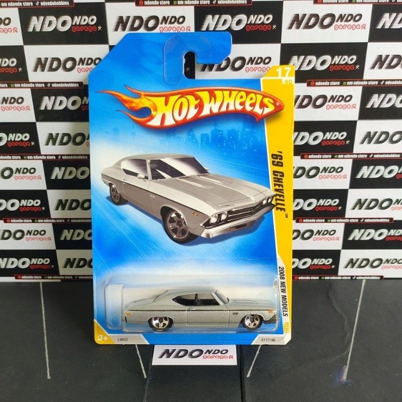 Hot Wheels '69 Chevelle SS 396 Silver - 2008 New Models